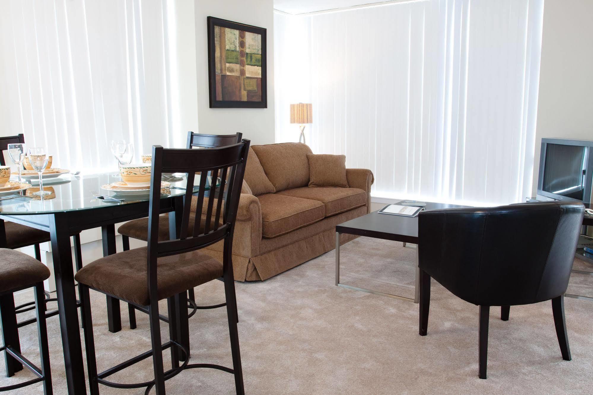 Glen Grove At Maple Leaf Aparthotel Toronto Kamer foto